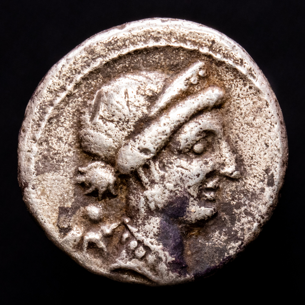 Julio Cesar. Denario. (3,52 g.). Galia. 46-45 d.C.. CRAW-468/1. MBC. Oxidaciones